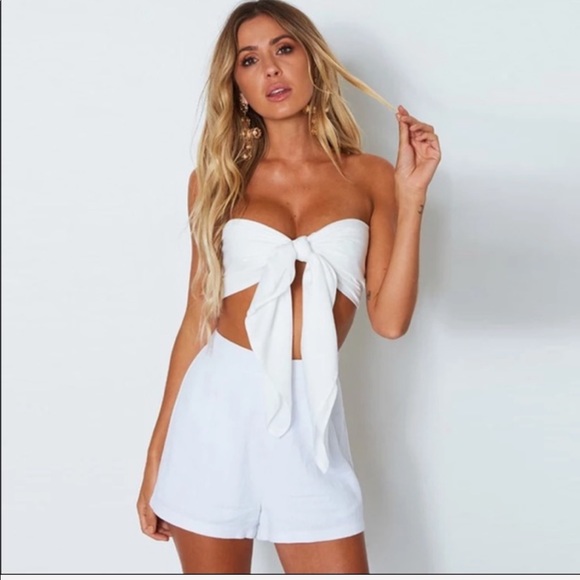 Tops - ⭐️LAST ONE🌺 White bow crop top